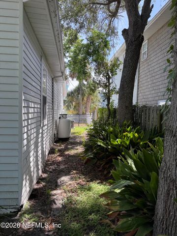263 2ND Street, Atlantic Beach, FL 32233