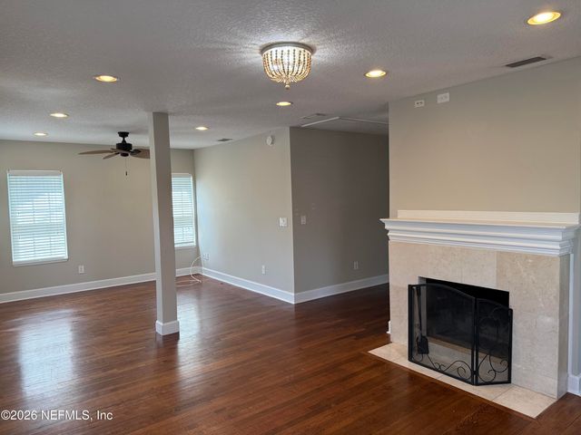 263 2ND Street, Atlantic Beach, FL 32233