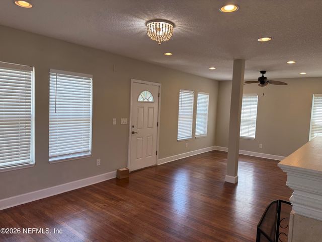 263 2ND Street, Atlantic Beach, FL 32233