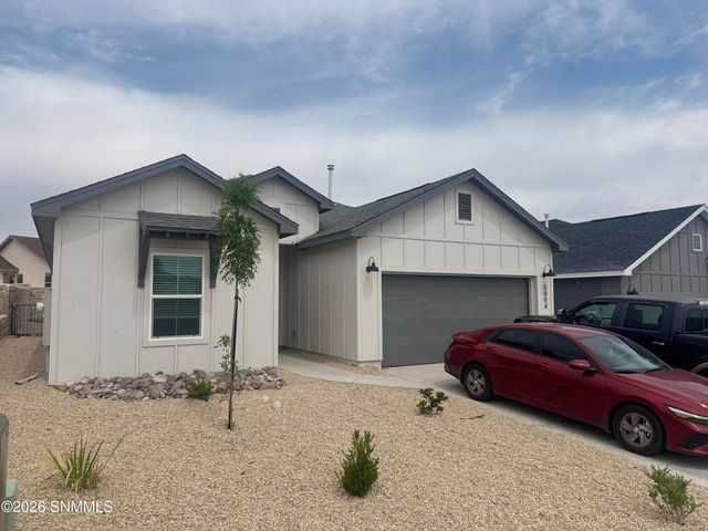 5004 Sand Stream Road, Las Cruces, NM 88012