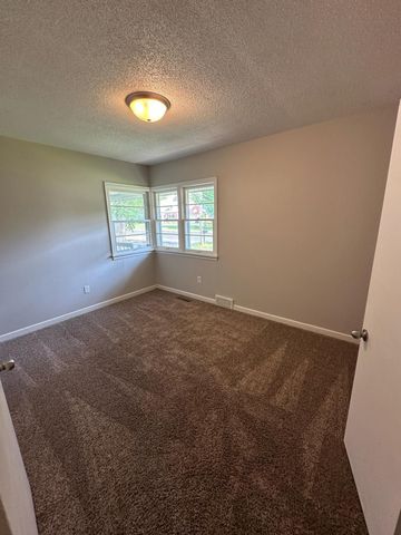 332 E Pleasant Avenue, Ellsworth, WI 54011