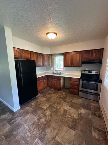 332 E Pleasant Avenue, Ellsworth, WI 54011