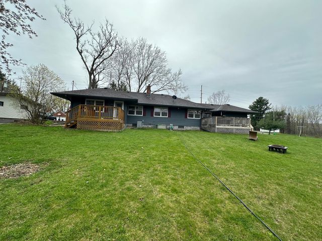 332 E Pleasant Avenue, Ellsworth, WI 54011