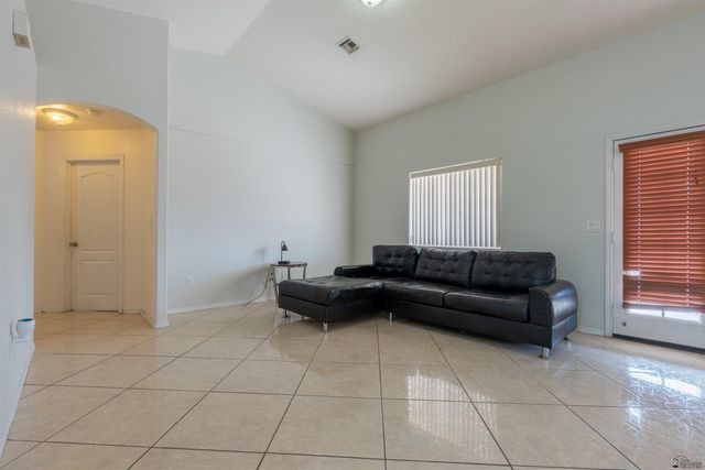 1140 N Villareal Ave, San Luis, AZ 85336