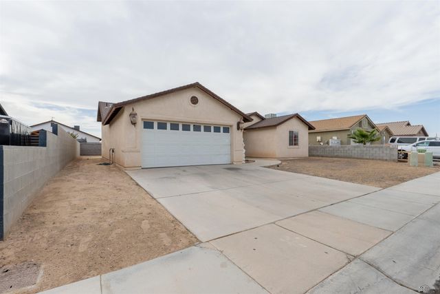 1140 N Villareal Ave, San Luis, AZ 85336