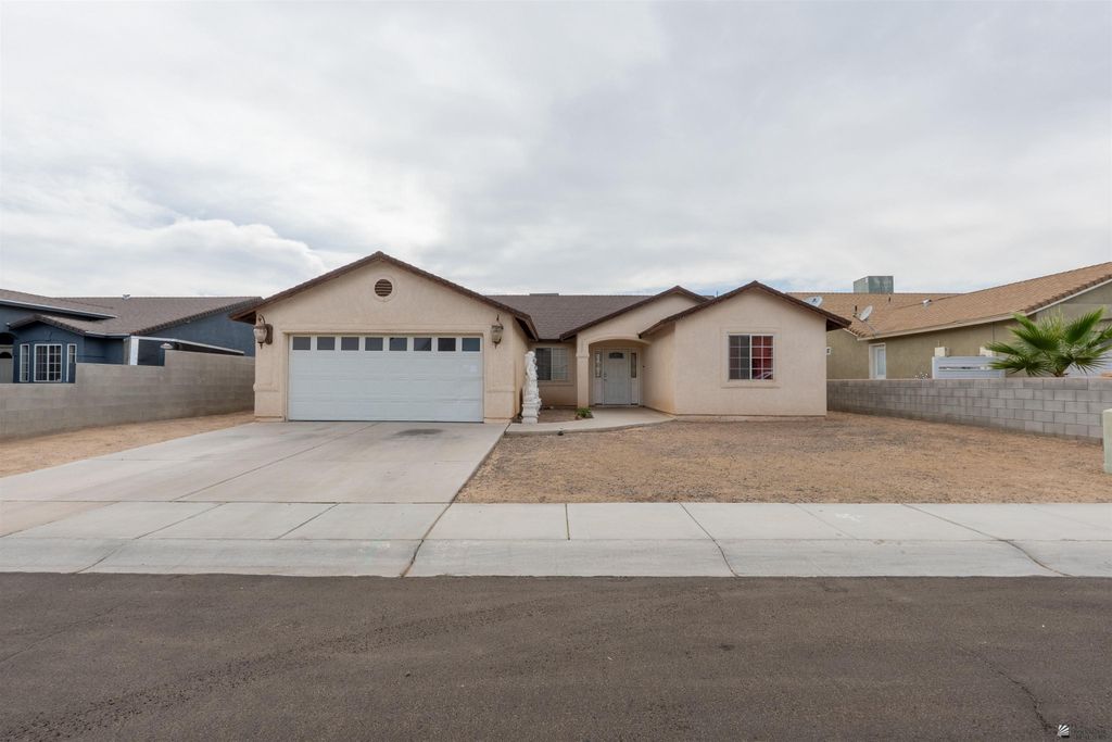 1140 N Villareal Ave, San Luis, AZ 85336
