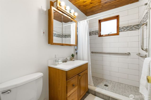 15822 34th Avenue NE, Lake Forest Park, WA 98155