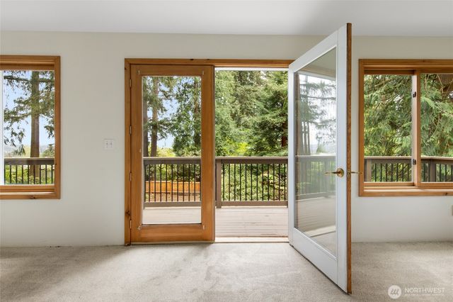 15822 34th Avenue NE, Lake Forest Park, WA 98155