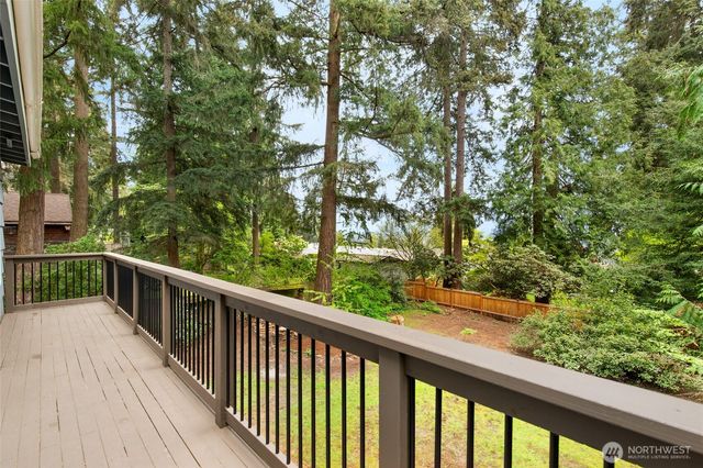 15822 34th Avenue NE, Lake Forest Park, WA 98155