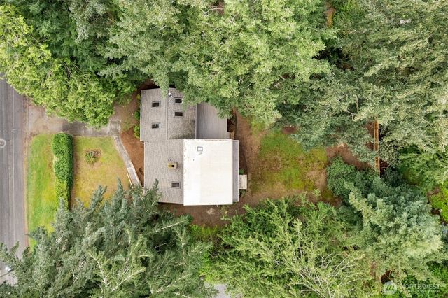 15822 34th Avenue NE, Lake Forest Park, WA 98155
