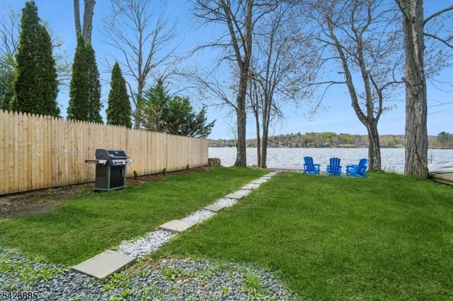119 Lake Shore Dr, West Milford Twp., NJ 07421