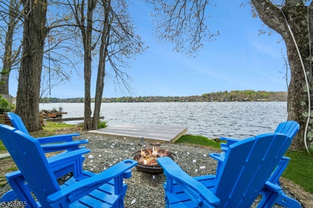 119 Lake Shore Dr, West Milford Twp., NJ 07421