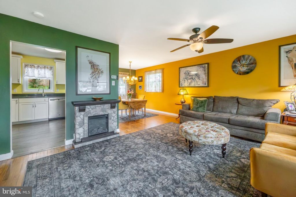 1252 JUNE RD, WARMINSTER, PA 18974 — photo 4
