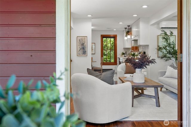 7026 Island Center Road NE, Bainbridge Island, WA 98110