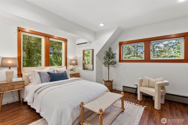 7026 Island Center Road NE, Bainbridge Island, WA 98110