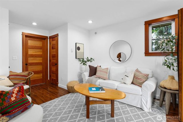 7026 Island Center Road NE, Bainbridge Island, WA 98110