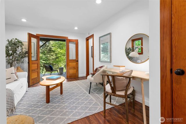 7026 Island Center Road NE, Bainbridge Island, WA 98110