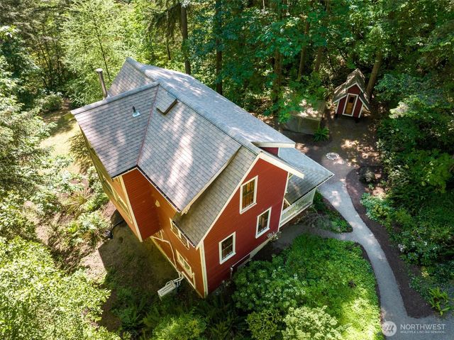 7026 Island Center Road NE, Bainbridge Island, WA 98110
