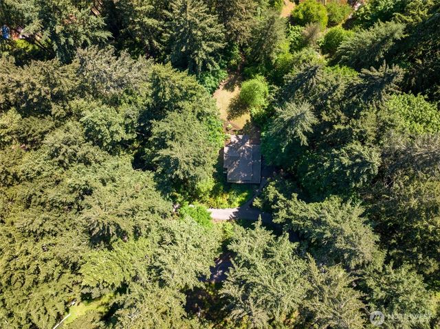 7026 Island Center Road NE, Bainbridge Island, WA 98110
