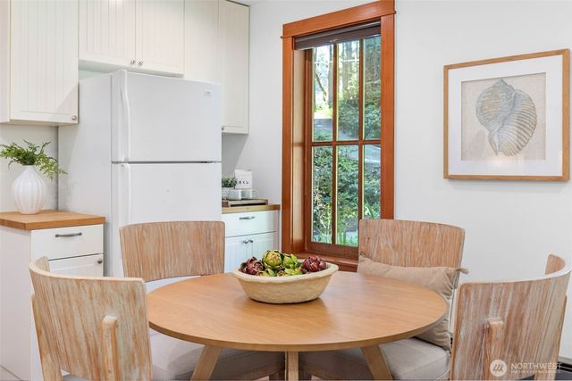 7026 Island Center Road NE, Bainbridge Island, WA 98110