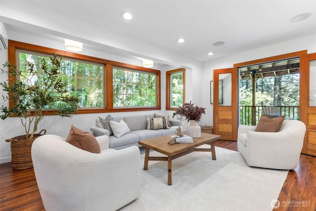 7026 Island Center Road NE, Bainbridge Island, WA 98110