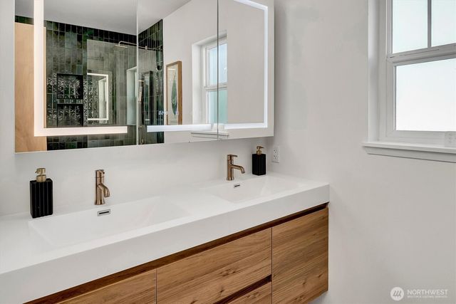 116 24th Avenue S, Seattle, WA 98144