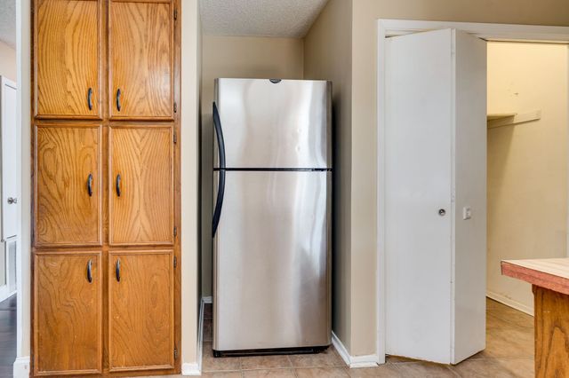 613 Hunters Glen Street, Lewisville, TX 75067
