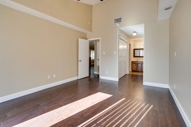 613 Hunters Glen Street, Lewisville, TX 75067
