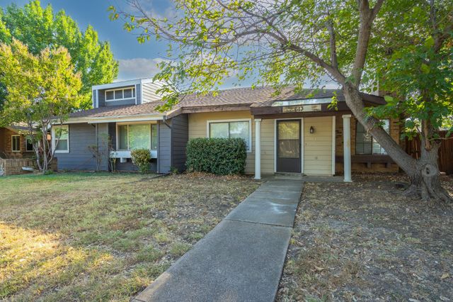 613 Hunters Glen Street, Lewisville, TX 75067