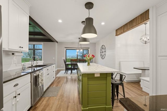 5587 Deer Hollow Road, Auburn, IN 46706