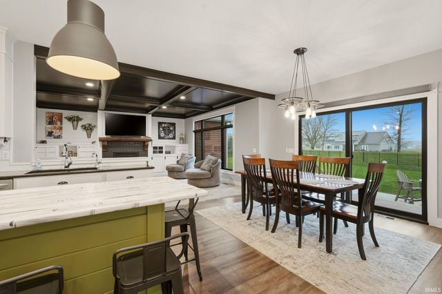 5587 Deer Hollow Road, Auburn, IN 46706