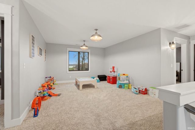 5587 Deer Hollow Road, Auburn, IN 46706