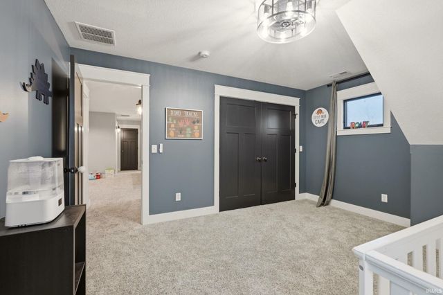 5587 Deer Hollow Road, Auburn, IN 46706