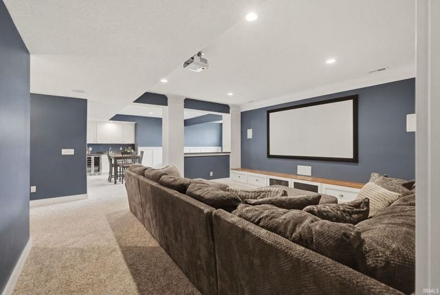 5587 Deer Hollow Road, Auburn, IN 46706