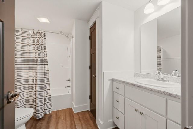 5587 Deer Hollow Road, Auburn, IN 46706