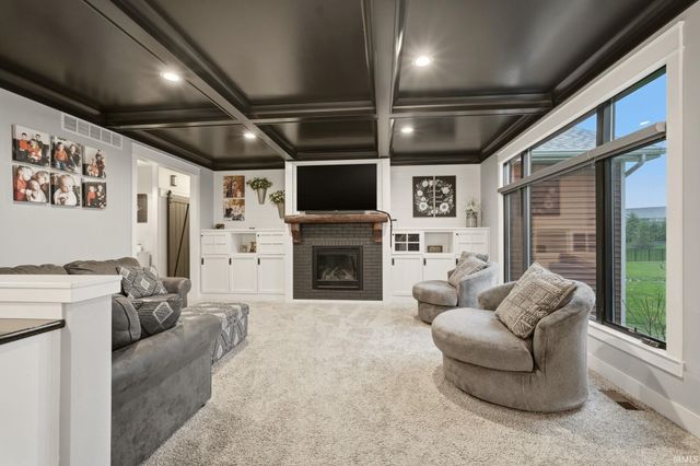 5587 Deer Hollow Road, Auburn, IN 46706