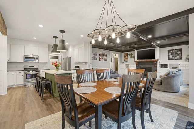 5587 Deer Hollow Road, Auburn, IN 46706