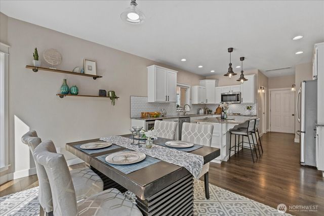 22005 260th Avenue SE, Maple Valley, WA 98038