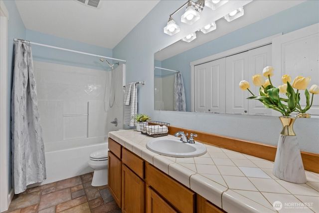 22005 260th Avenue SE, Maple Valley, WA 98038