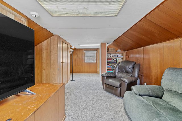 2930 W Lynn Street, Springfield, MO 65802