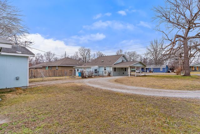 2930 W Lynn Street, Springfield, MO 65802