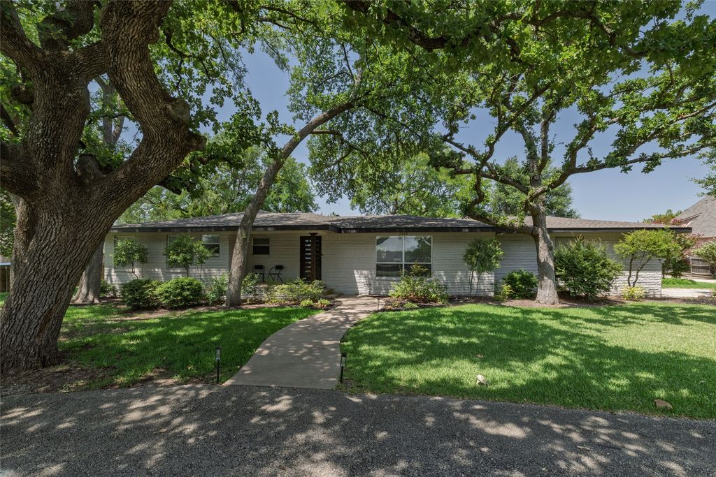2640 Ridgecrest Drive, Southlake, TX 76092