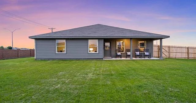 829 Loomis Trail, Justin, TX 76247