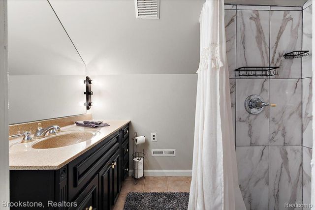 2281 Dexter Road, Auburn Hills, MI 48326