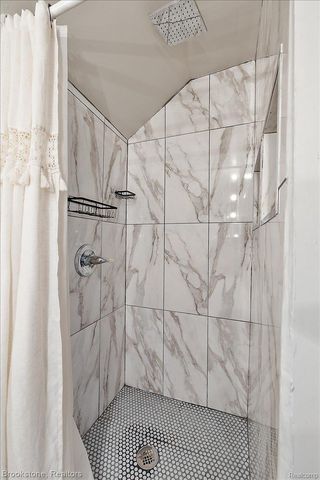 2281 Dexter Road, Auburn Hills, MI 48326