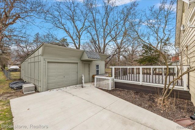 2281 Dexter Road, Auburn Hills, MI 48326