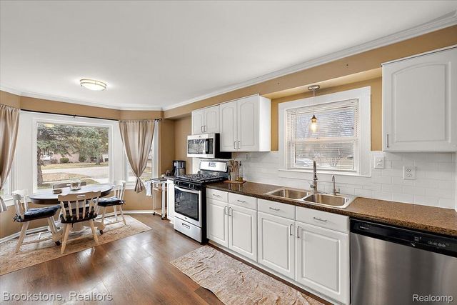 2281 Dexter Road, Auburn Hills, MI 48326