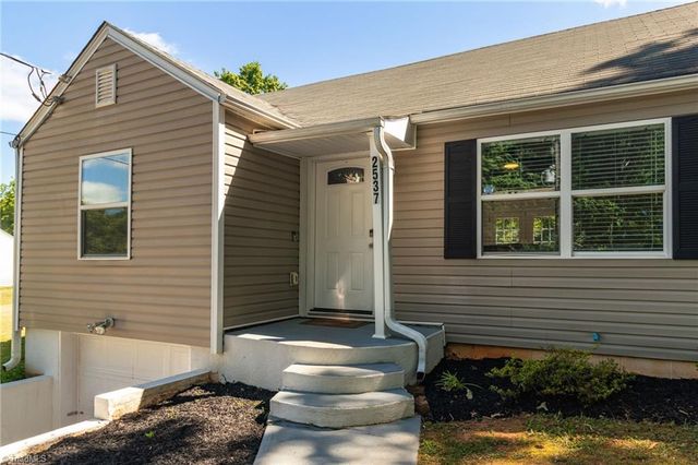 2537 Owen Drive, Winston-salem, NC 27106