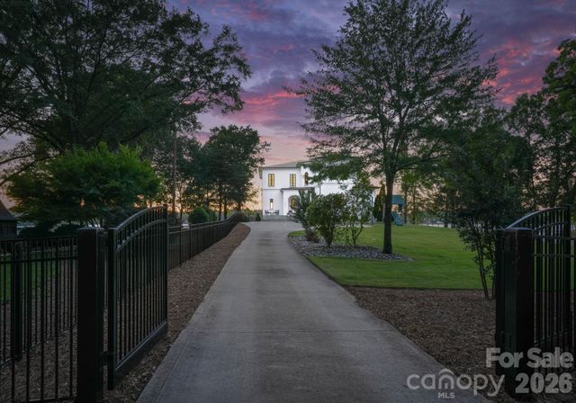 16525 Forest Home Road, Charlotte, NC 28278
