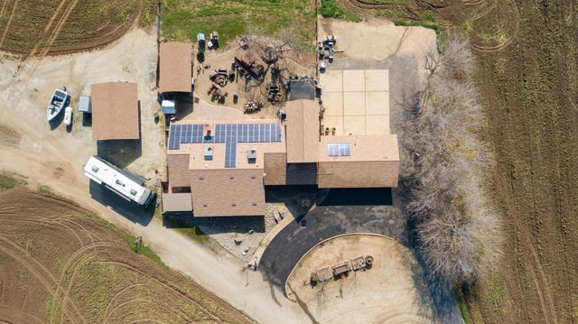 8924 Road 244, Terra Bella, CA 93270